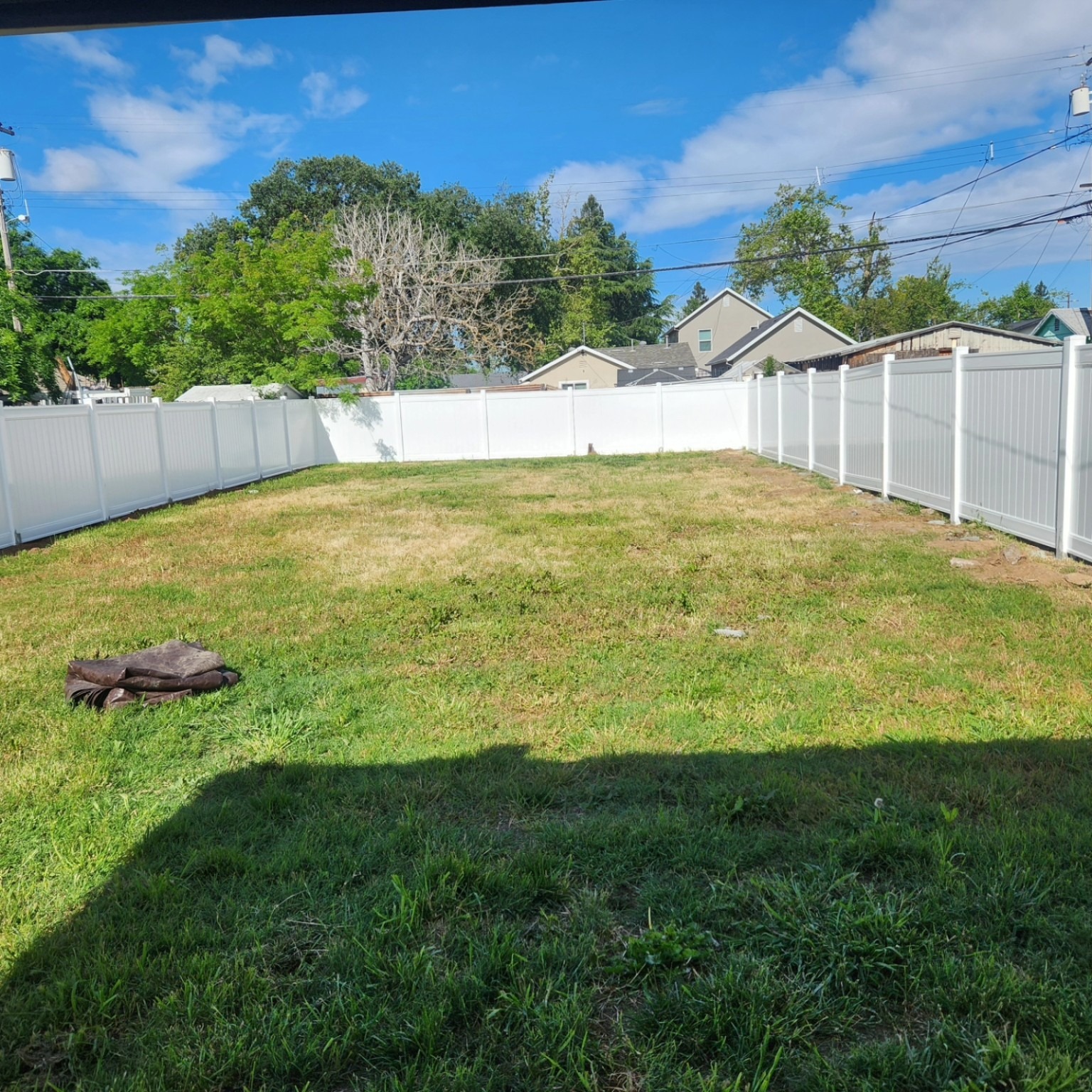 Vinyl privacy fence